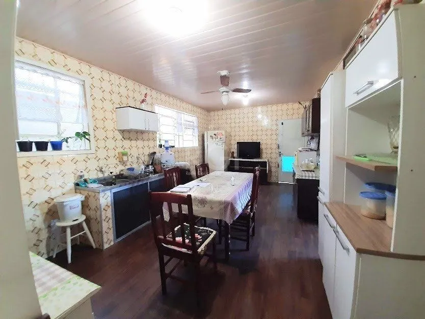 Imagem Casa para Venda - 184m², 4 dormitórios, sendo 1 suites, 5 vagas - Cavalhada