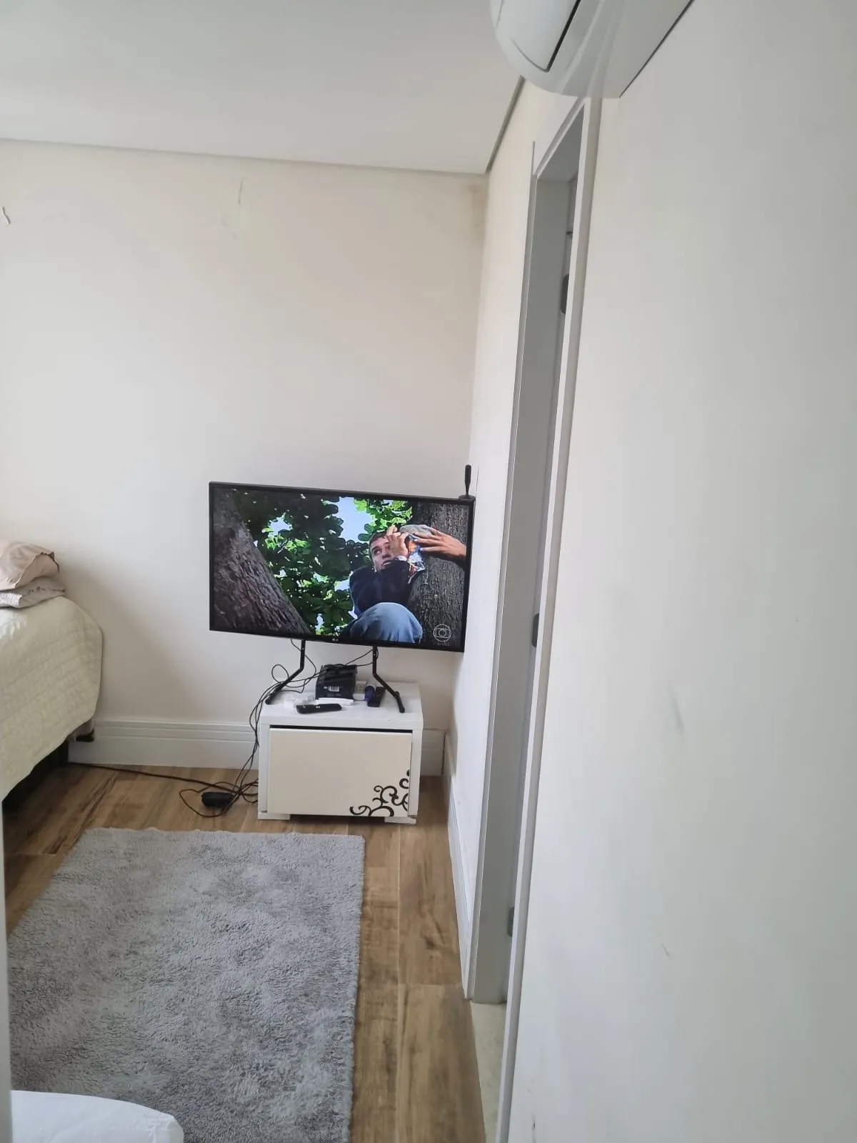 Imagem VENDO APARTAMENTO CONJUGADO NO CONDOMINIO VILA REAL SABARÁ!