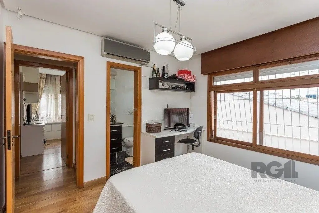 Imagem Casa com 3 dormitórios no bairro Jardim Lindóia