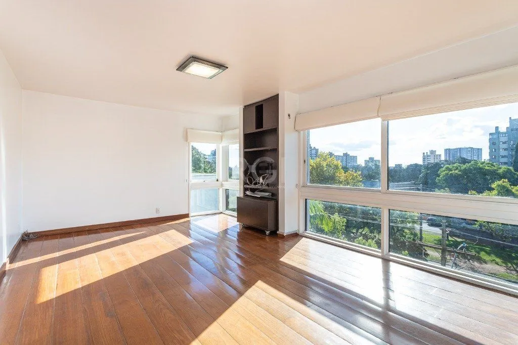 Imagem Apartamento no bairro Higienópolis com 190m² de 3 dormitórios e 2 vagas