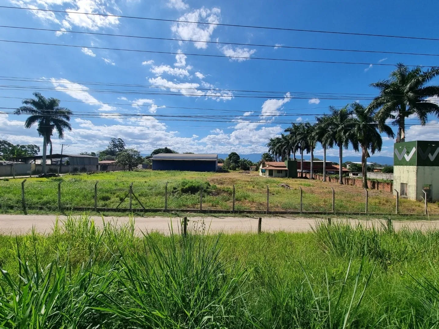 Imagem Galpão Comercial Roseira e Aparecida - Ótima visibilidade e fluxo