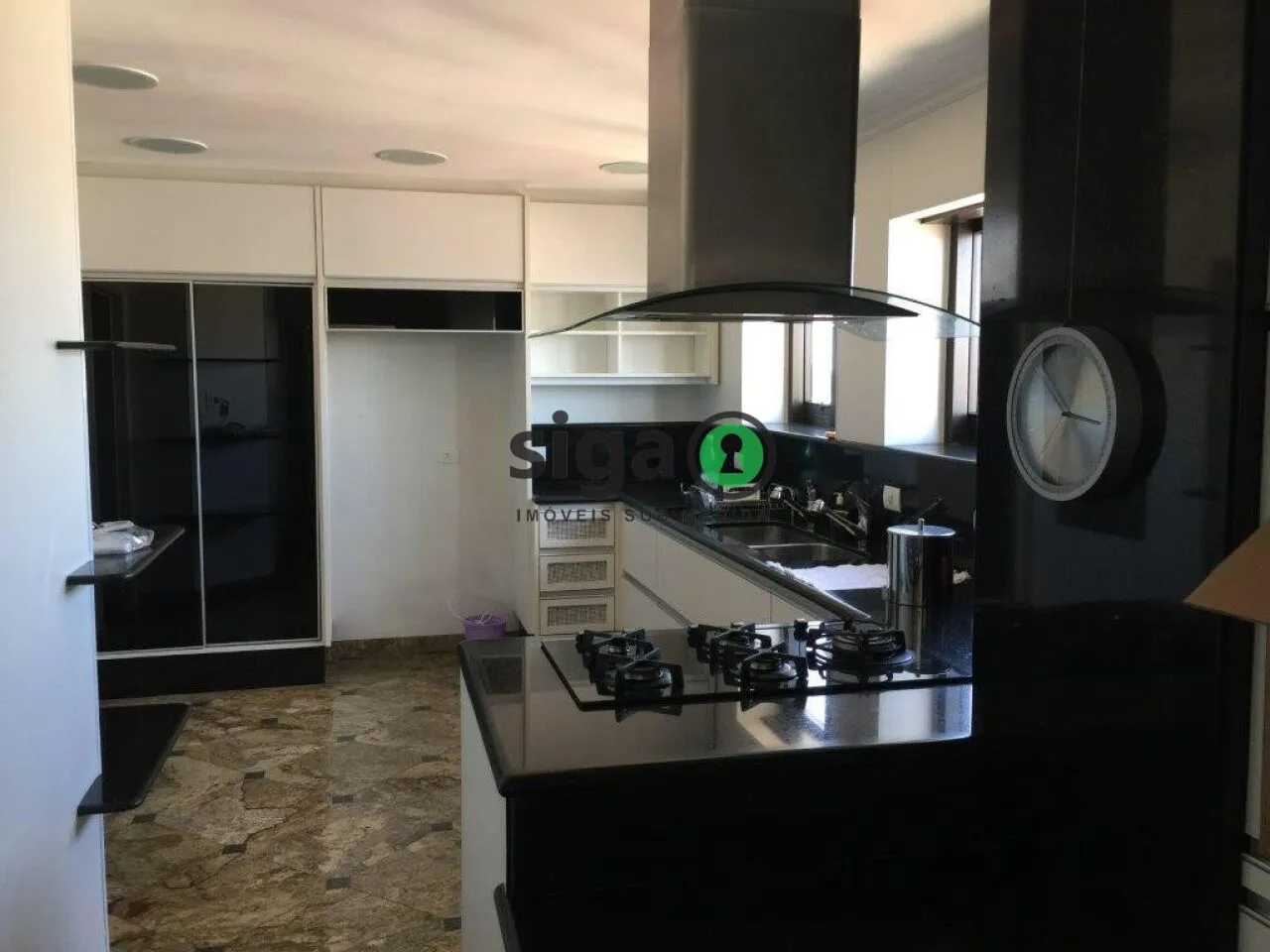 Imagem APARTAMENTO DE ALTO PADRÃO COM 590M², HALL PRIVATIVO E 5 VAGAS