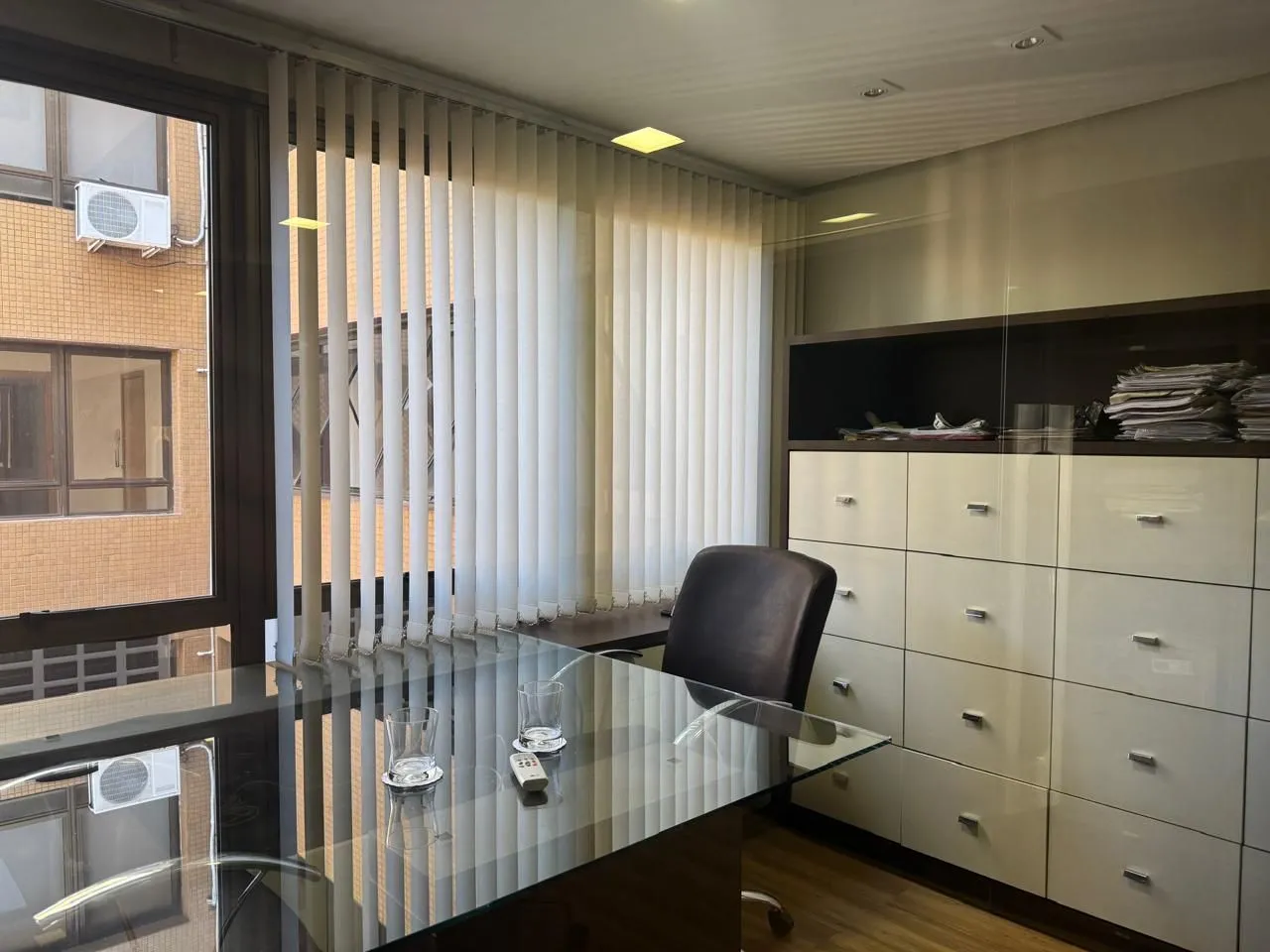 Imagem Sala comercial mobiliada com 42m² no bairro Praia de Belas DESOCUPADA