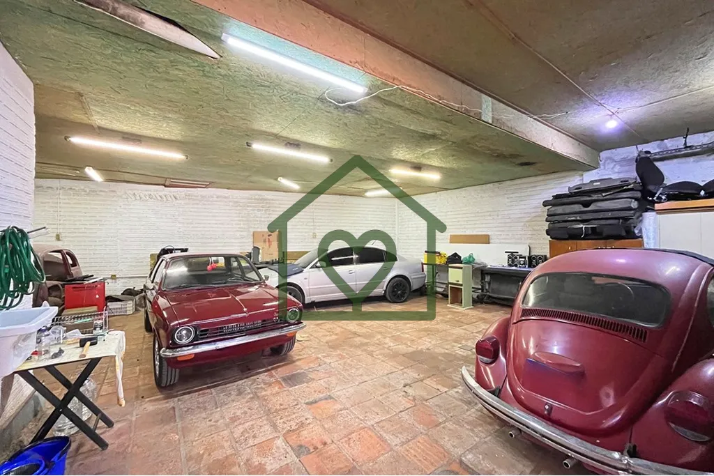 Imagem Casa térrea com dois dormitórios de ótimos tamanhos, sala ampla, cozinha com armários, banheiro ...