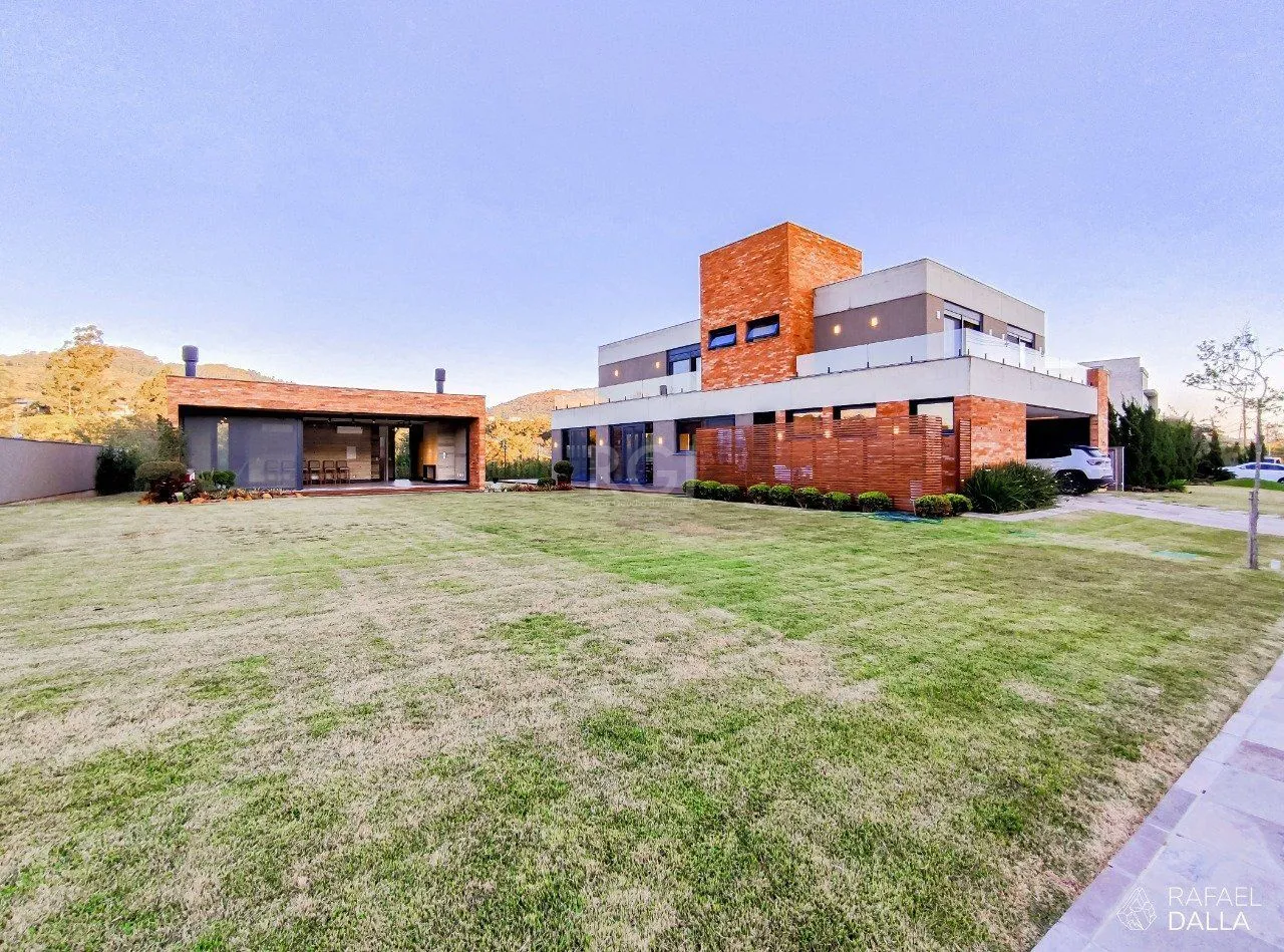 Imagem Casa Condominio para Venda - 477m², 2 terrenos - 4 dormitórios, sendo 4 suites, 4 vagas - Alphaville