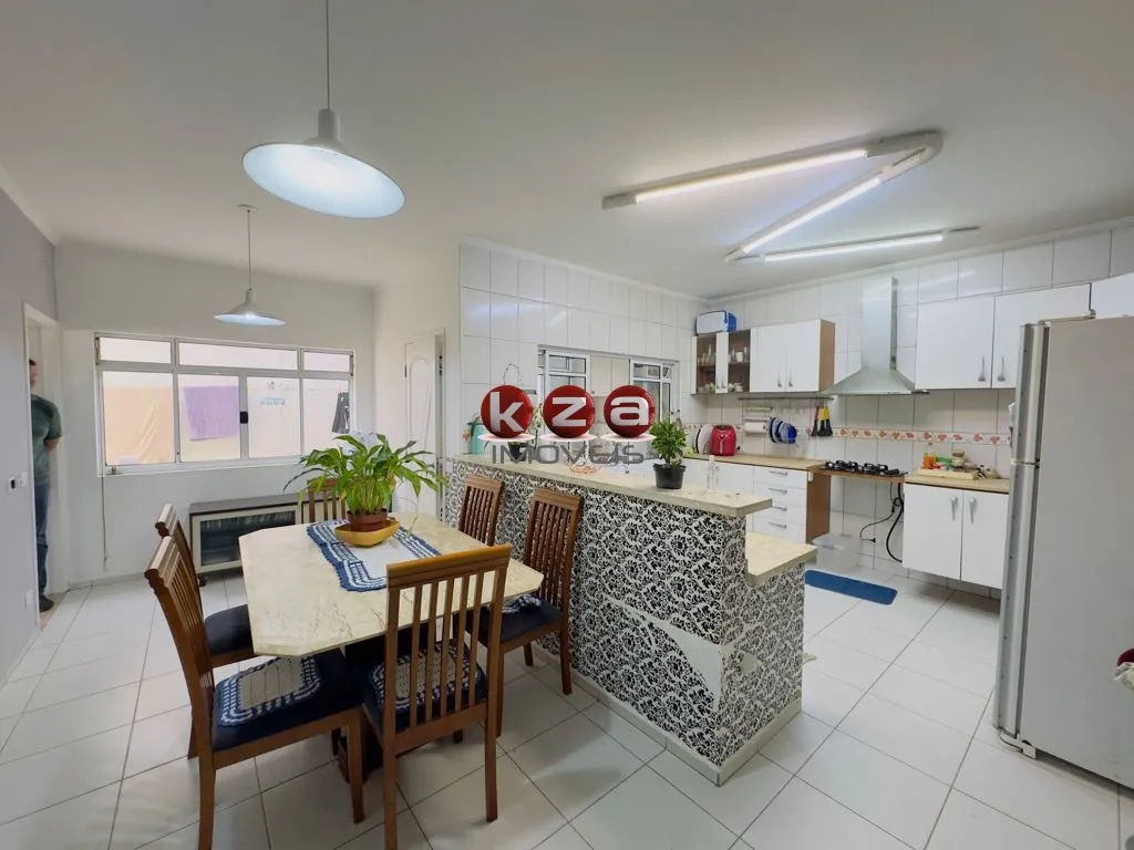Imagem Casa venda em Valinhos-SP, Condomínio Residencial Itamambuca - 4 quartos, 1 suíte, 2 salas, 3 banheiros, 200,00 m² e Spa. Confira!