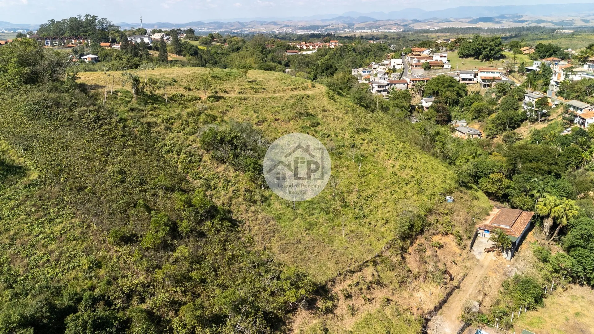 Imagem Lote/Terreno de 11000m² no bairro Penedo, em Itatiaia