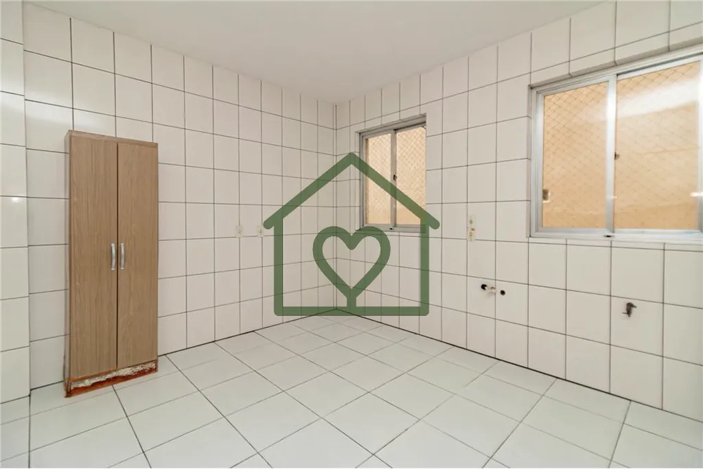 Imagem Amplo apartamento de 120m2, de frente, com 3 dormitÃ³rios, sendo 1 suÃ­te, vaga de garagem e dependÃ...
