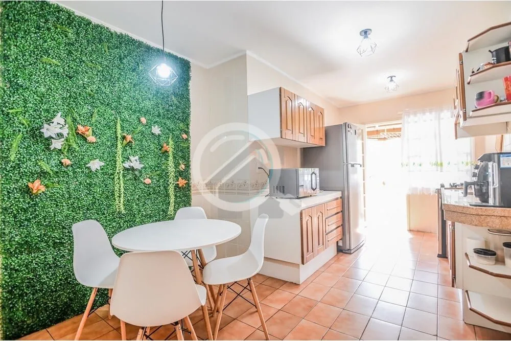 Imagem Amplo Apartamento no Menino Deus ? Com excelente iluminação natural. Espaço e conforto: Com 101 m...