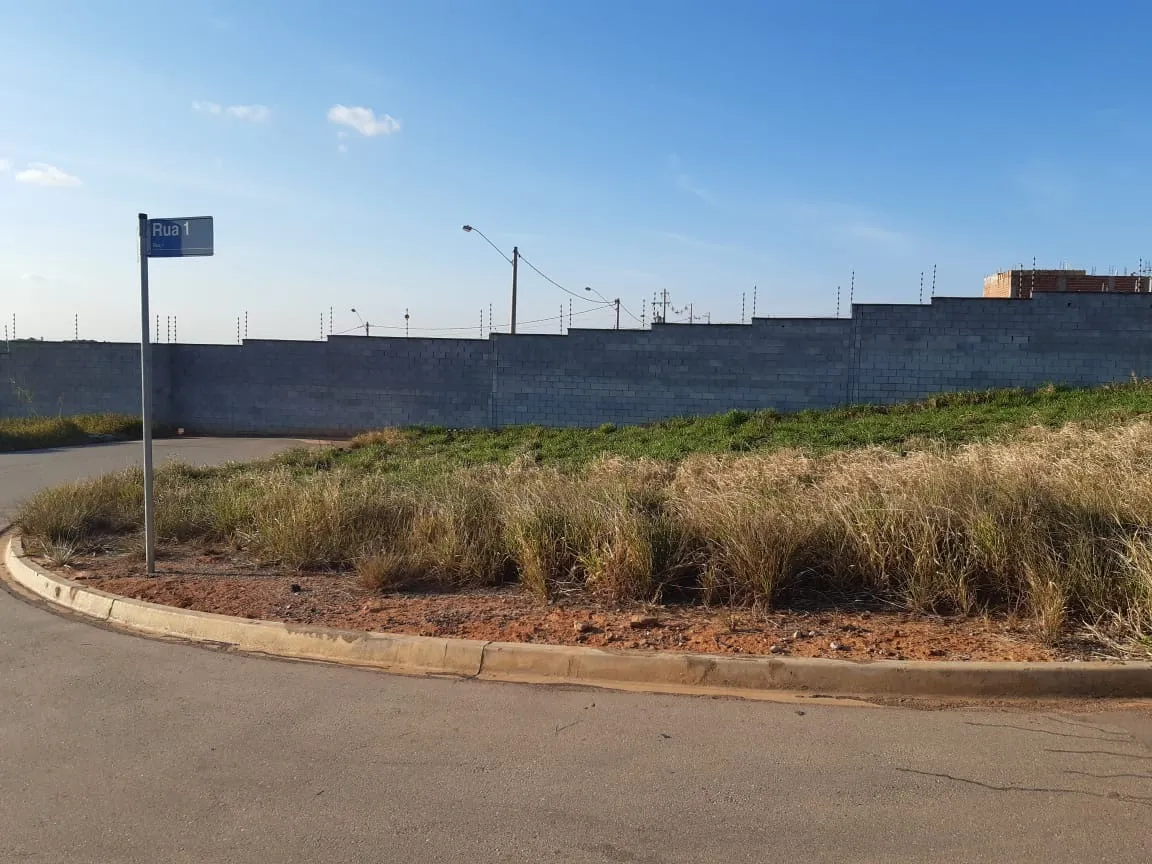 Imagem Oportunidade Única! Terreno em Localização Estratégica com Zoneamento ZR3