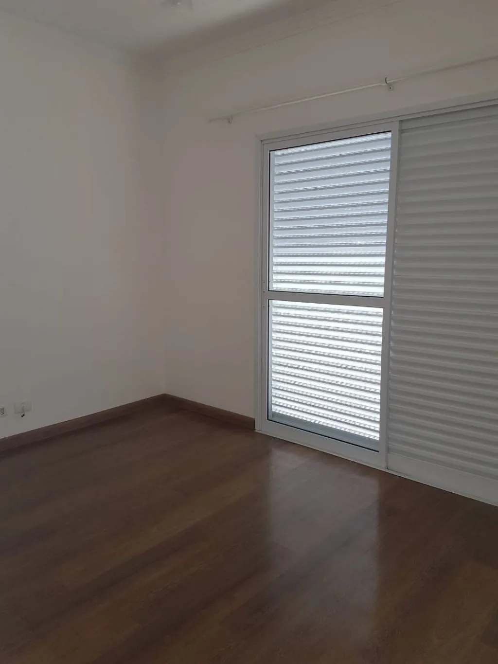 Imagem Excelente Casa 3 Dormitório em Condomínio Horto Florestal III - Sorocaba