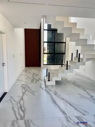 Imagem CASA DE ALTO PADRÃO COM PISCINA E SUÍTES LUXUOSAS: CONFORTO E SOFISTICAÇÃO