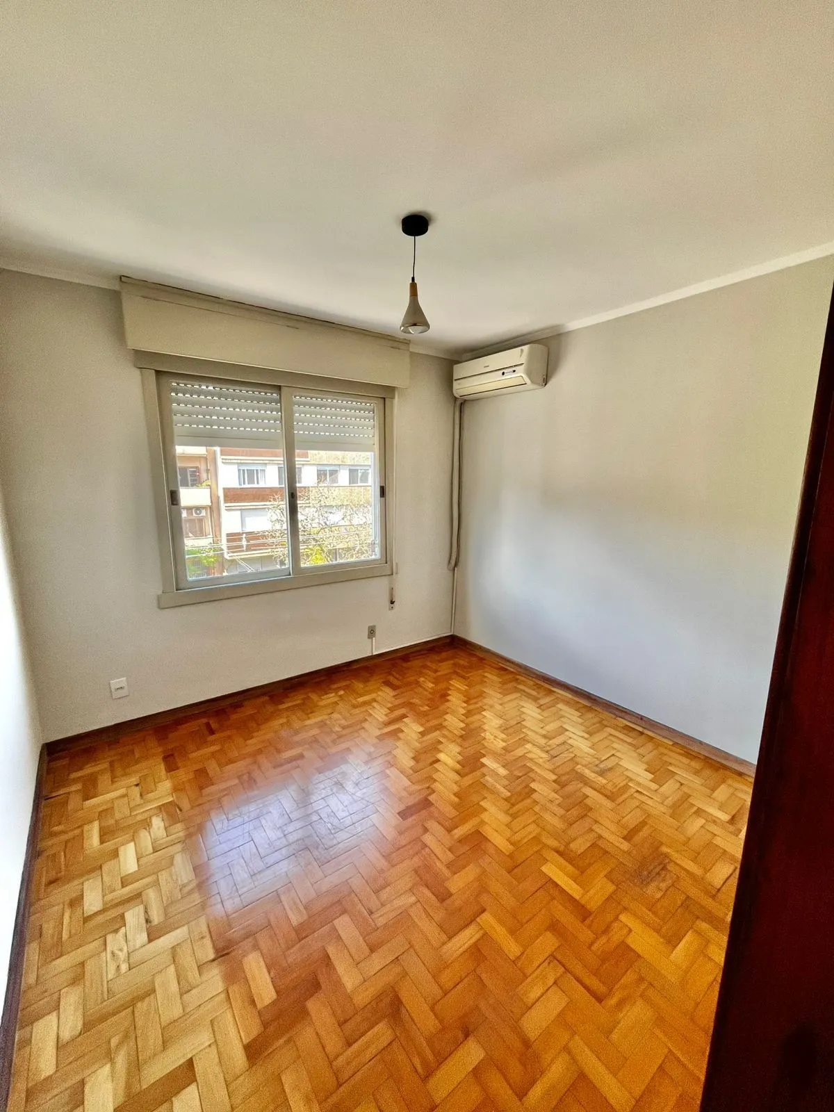 Imagem Apto de 03 dorm, 02 banheiros e dep empregada no coração do Bairro Higienópolis