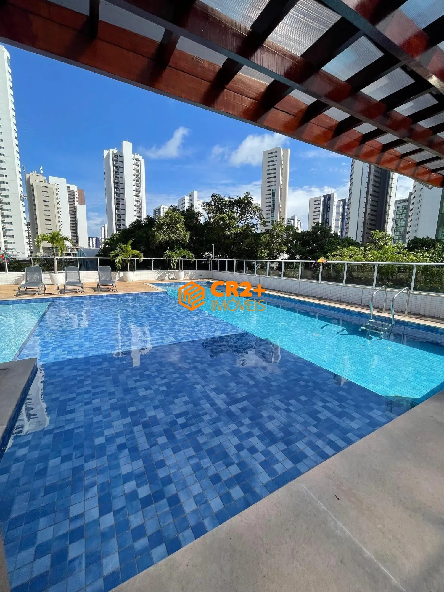 Imagem Vendo apartamento com a metragem de 162, em boa viagem com varanda integrada com