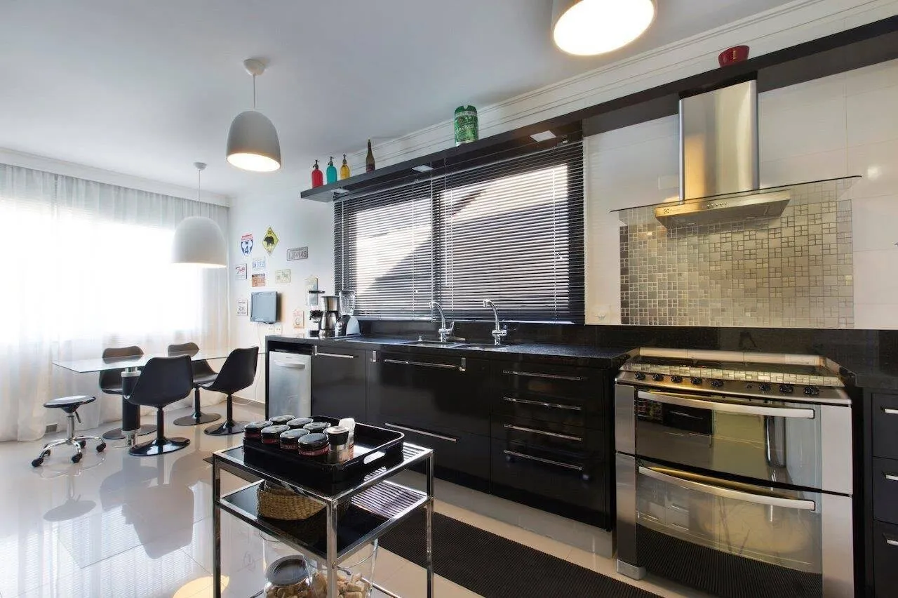 Imagem Oportunidade: Sobrado Mobiliado no Alphaville Residencial Dois