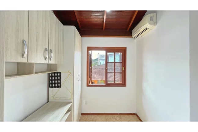 Imagem Casa para venda no bairro Vila Nova em Porto Alegre