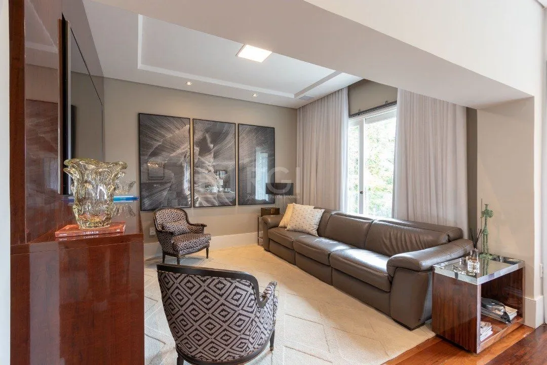 Imagem Casa para Venda - 800m², 3 dormitórios, sendo 3 suites, 4 vagas - Vila Assunção
