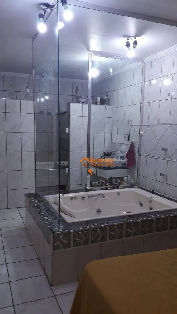 Imagem Sobrado com 3 dormitórios à venda por R$ 679.000,00 - Parque Flamengo - Guarulhos/SP