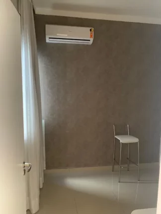 Imagem Casa mobiliada com Piscina privativa para Locação