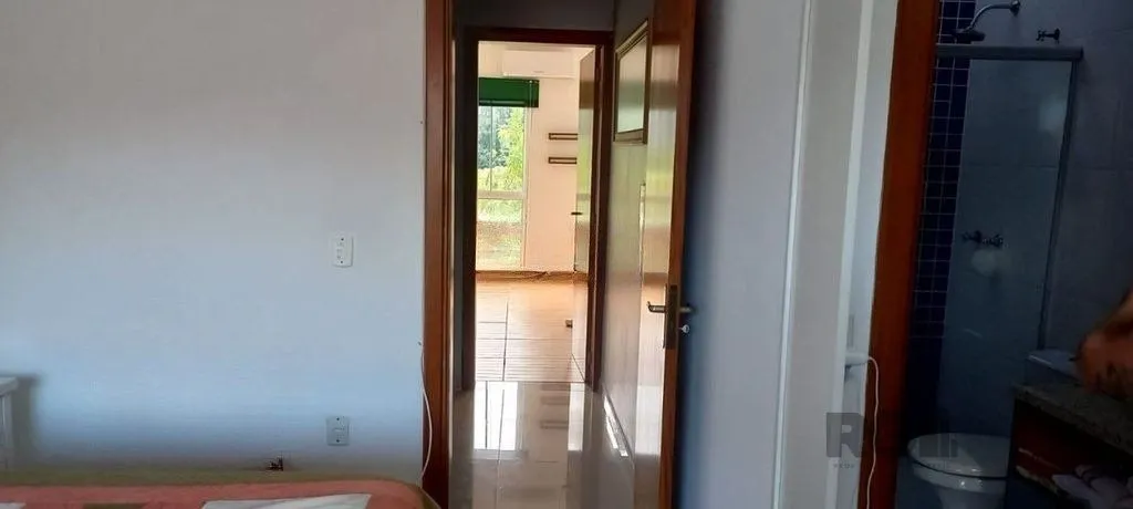 Imagem Casa com 2 dormitórios no bairro Hípica