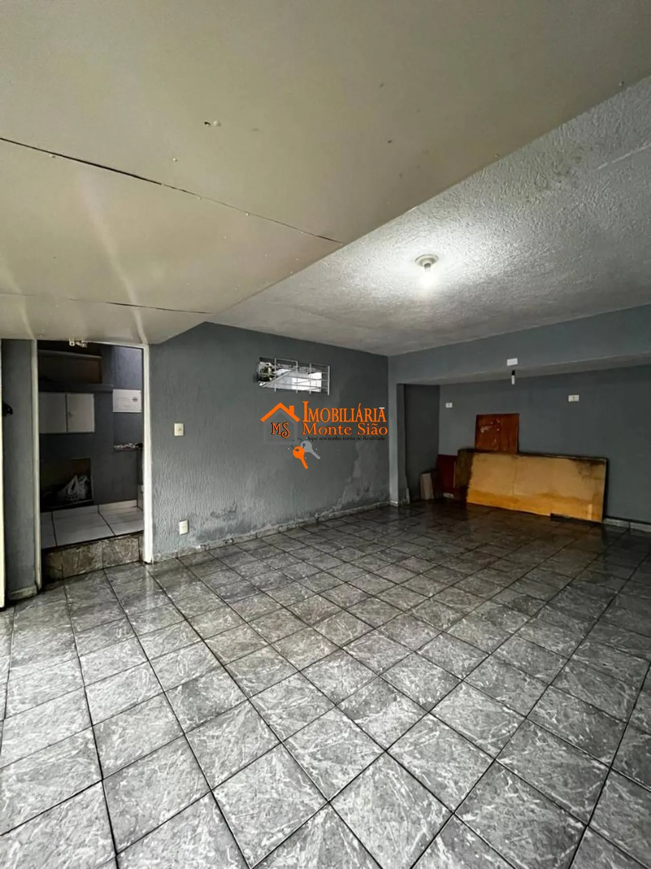 Imagem Sobrado com 4 dormitórios à venda, 238 m² por R$ 640.000,00 - Vila Galvão - Guarulhos/SP