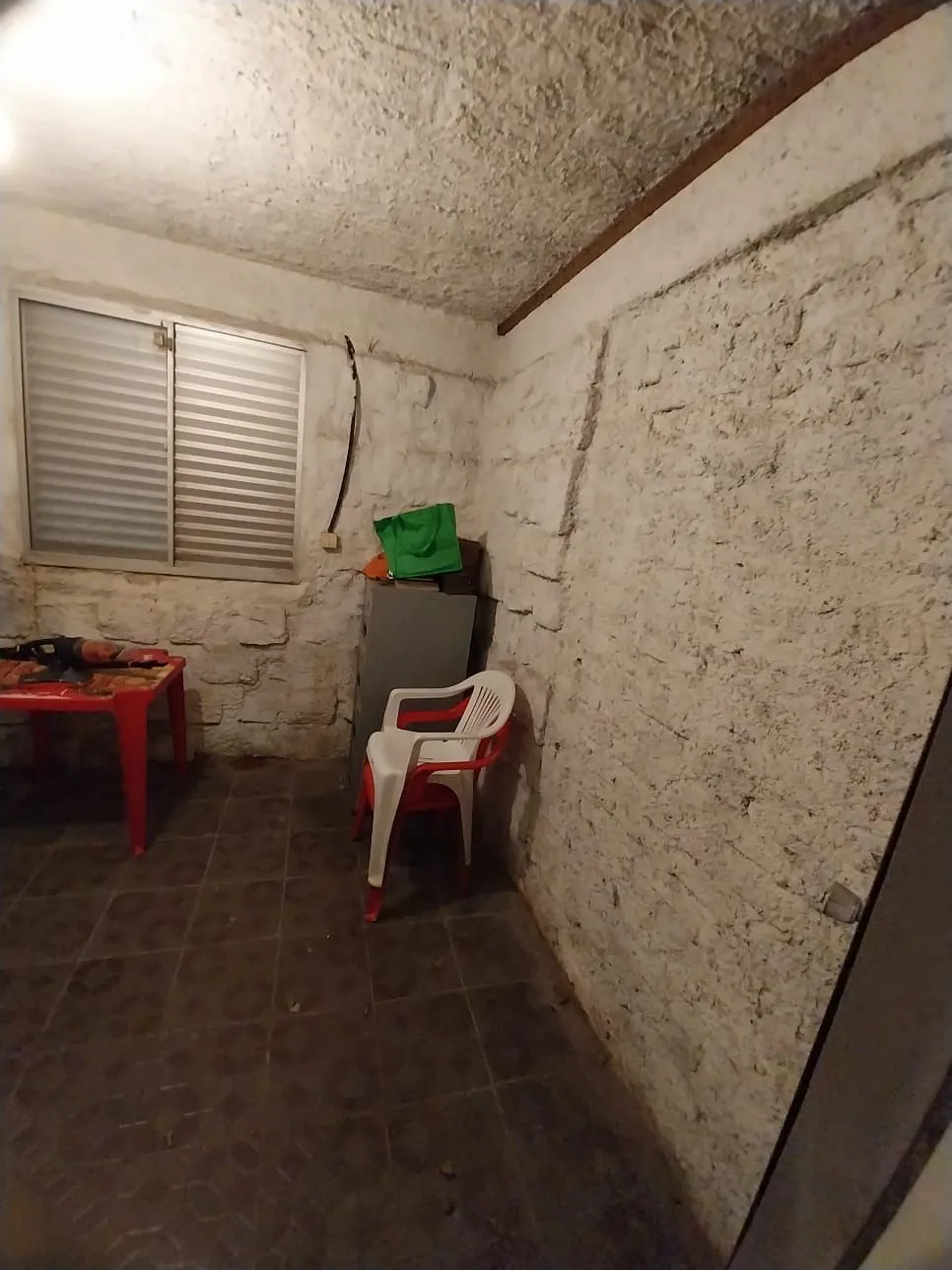Imagem Casa ampla 5 D E 4 Banheiros, 2 vagas - Sta Tereza - Porto Alegre