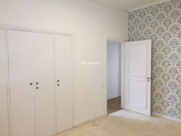 Imagem Apartamento à venda em Cerqueira César, São Paulo-SP: 2 quartos, 3 salas, 2 banheiros, 1 vaga, 135m² de área. Imperdível!