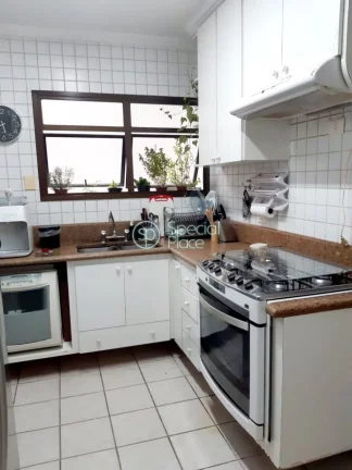 Imagem Apartamento amplo com 186m² no Jardim Paulista, arejado e cheio de iluminação natural, andar méd...