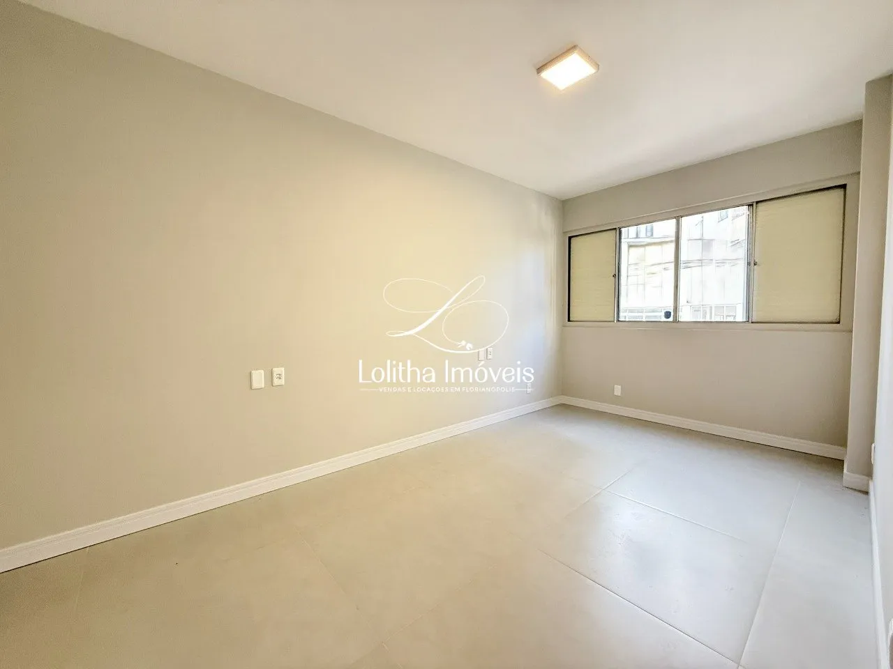 Imagem APARTAMENTO COM 3 DORMITÓRIOS À VENDA NO CENTRO DE FLORIANÓPOLIS/SC