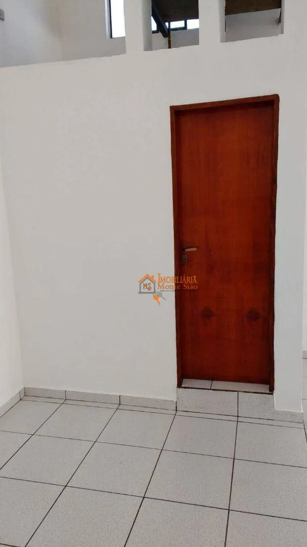 Imagem Terreno de esquina com 3 imoveis de Renda