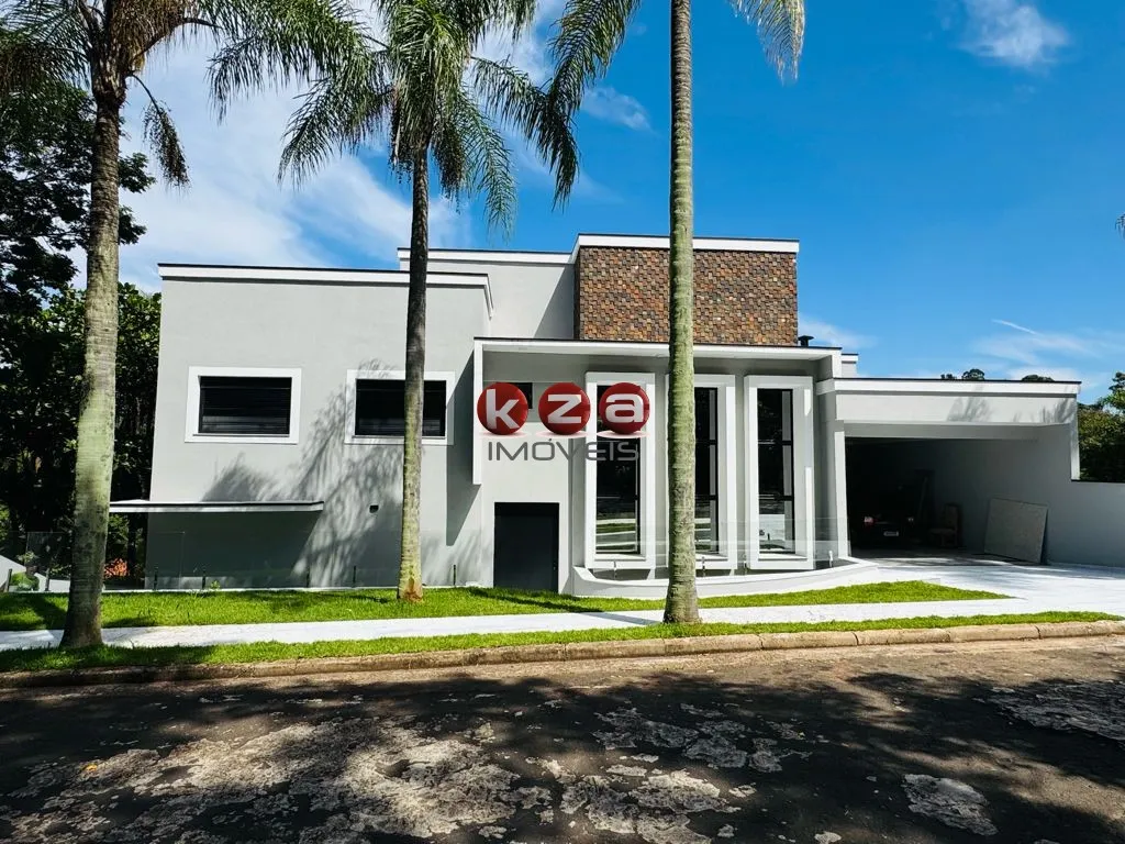 Foto do imóvel Casa de Luxo em Condomínio: 5 suítes, 5 salas, 9 banheiros, 4 vagas na cidade de Valinhos-SP, Condomínio Vale do Itamaracá - 760m².