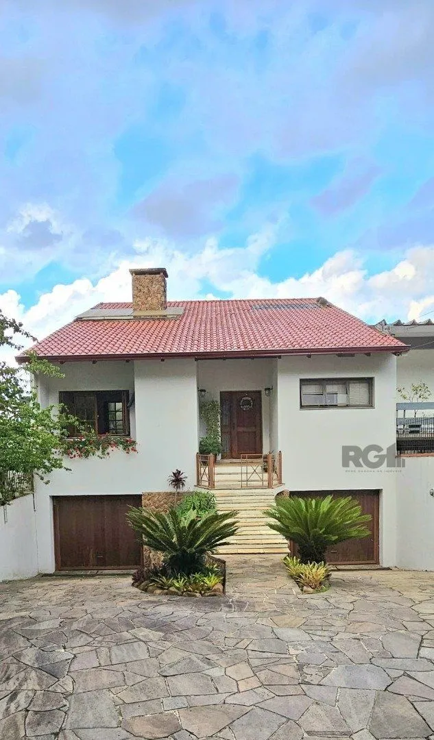 Imagem Casa para Venda - 350m², 5 dormitórios, sendo 1 suite, 6vagas - Cristal