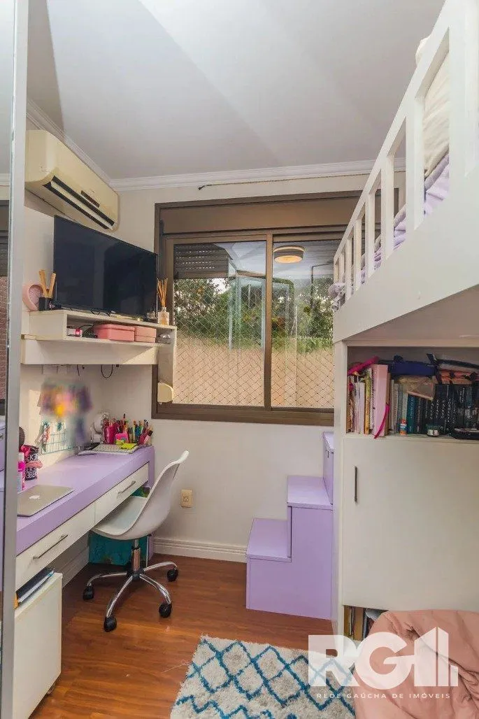 Imagem Apartamento com 94m², 3 quartos, 1 suíte, 2 vagas, no bairro Cristo Redentor em Porto Alegre..