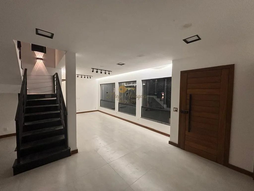 Imagem Casa em Condomínio para Venda em Teresópolis / RJ no bairro Alto