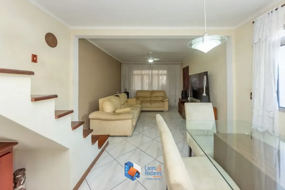 Imagem Sobrado para venda em São Judas com 4 quartos, sendo 1 suíte, 202m²