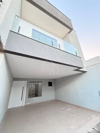 Imagem Casa Duplex com 3 Suítes em Colina de Laranjeiras