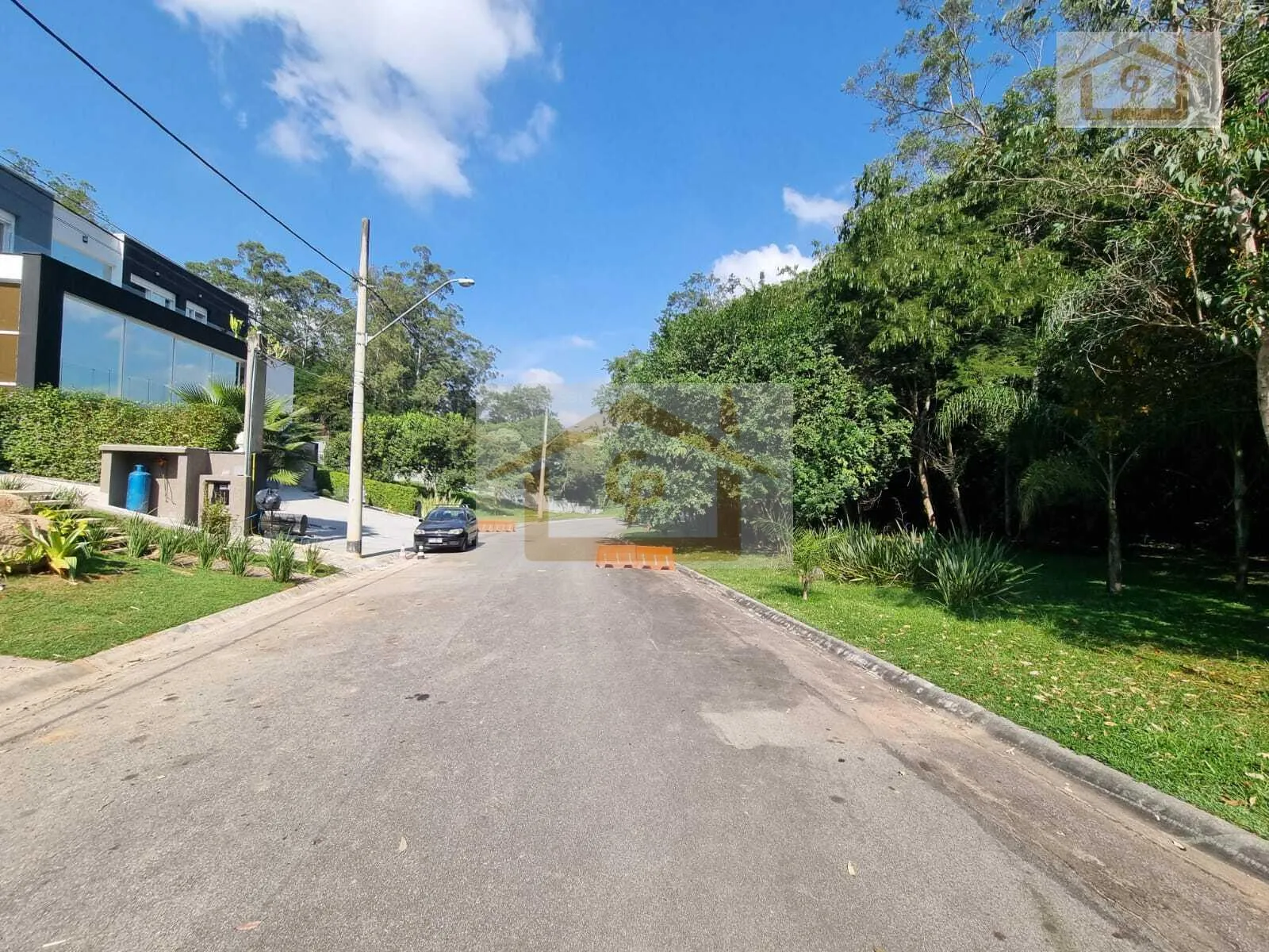 Imagem Frente para a Reserva, 560 metros, topografia Aclive