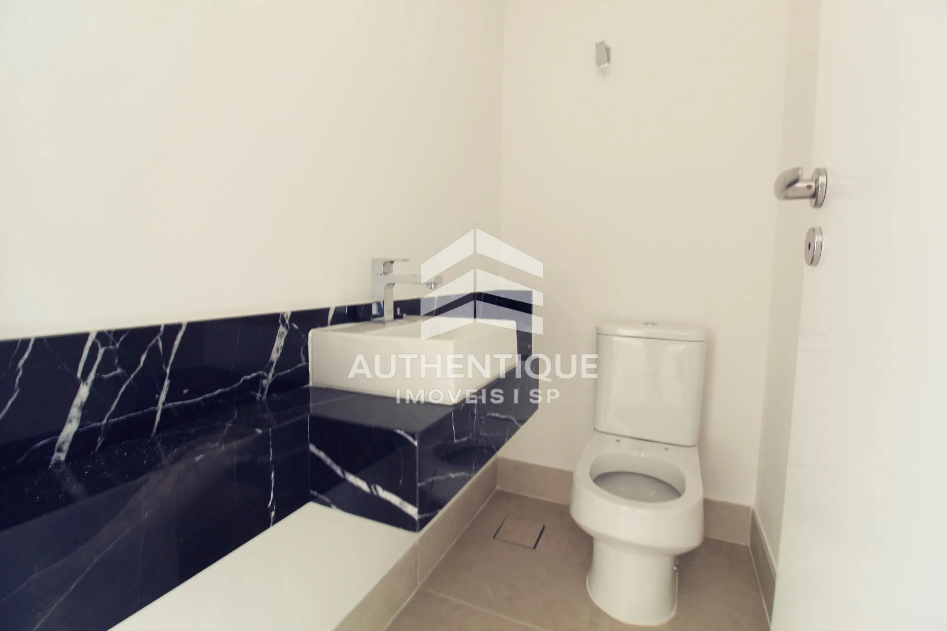 Imagem 1300 Jurupis Moema - Apartamento à venda em São Paulo/SP