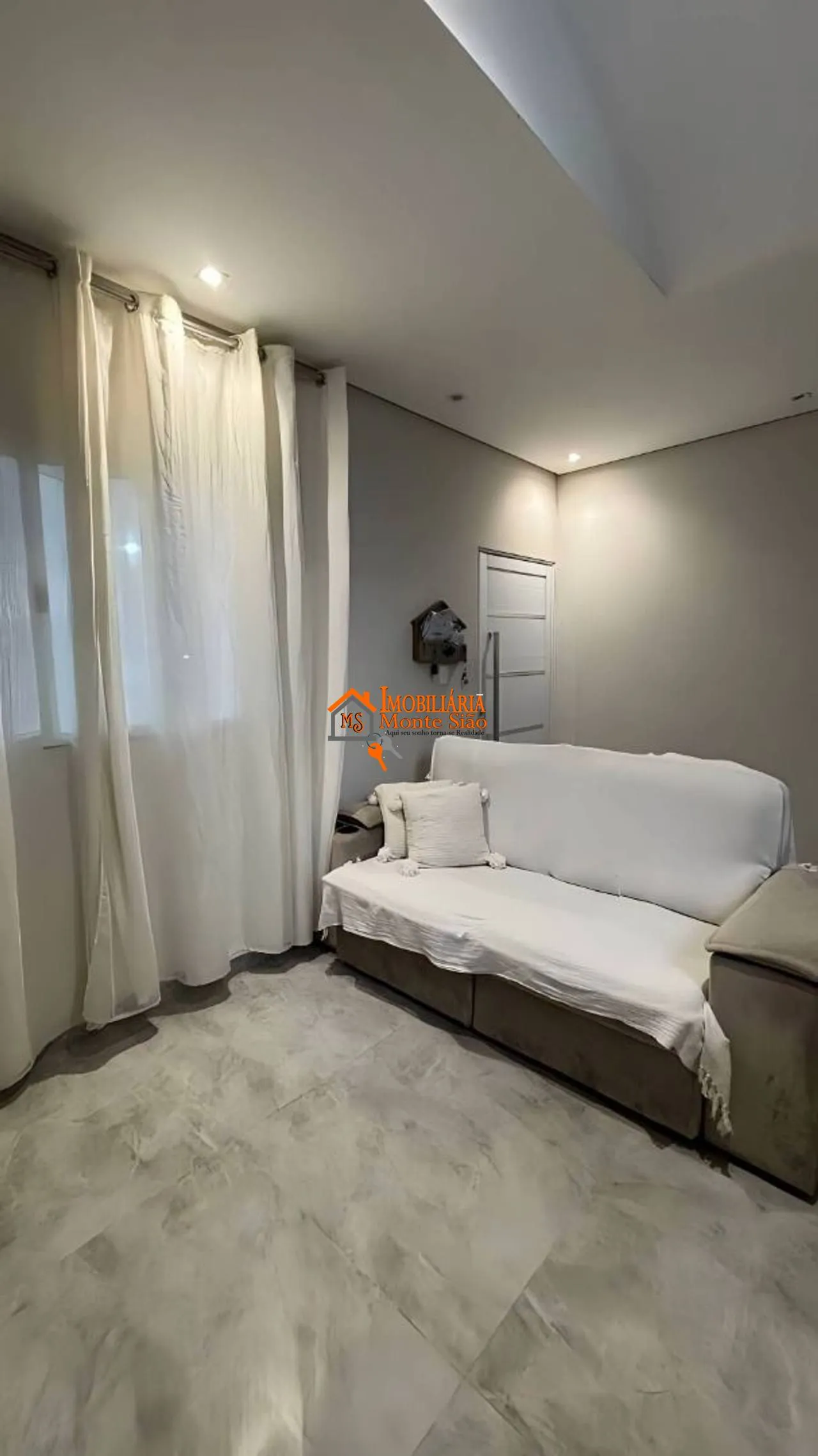 Imagem Sobrado com 3 dormitórios à venda, 250 m² por R$ 740.000,00 - Jardim Presidente Dutra - Guarulhos/SP