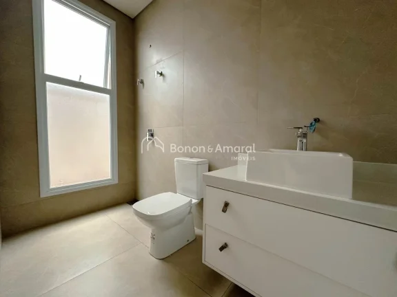 Imagem Casa de Alto Padrão com Projeto Contemporâneo e Acabamento Impecável

Esta casa de arquitetura co...