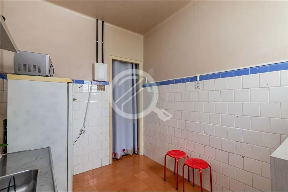 Imagem Ótima localização para comércio e residencial. Sobrado com duas casas com entradas individuais, ...
