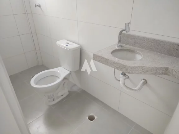 Imagem Villagio Triplex no Macuco com 2 suítes e vaga privativa