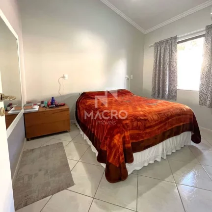 Imagem Sobrado com Piscina | Jaraguá Esquerdo | 3 quartos (1 suíte) | 170m²