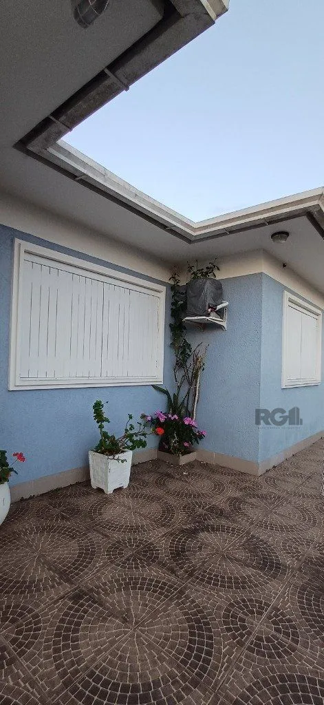 Imagem Ótima casa com 4 dormitórios na Praia de Atlântida Sul (Osório-RS)