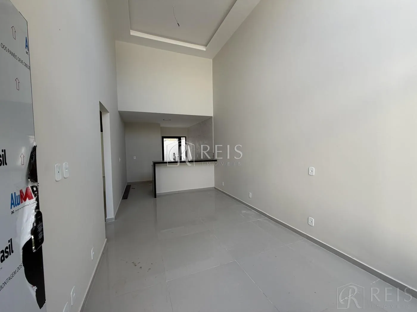 Imagem Casa para Venda em Rio das Ostras, Atlântica, 3 dormitórios, 1 suíte, 2 banheiros, 3 vagas