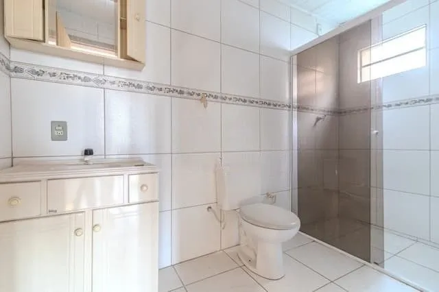 Imagem Casa com 04 quartos no Bairro : Partenon em Porto Alegre/RS