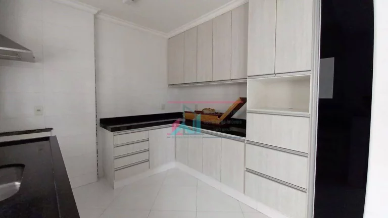 Imagem Casa com 3 dormitórios à venda - Centro - Cachoeira Paulista/SP