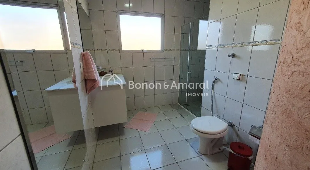 Imagem "Conforto e Segurança: Casa com 3 Dormitórios em Condomínio Fechado em Valinhos!"