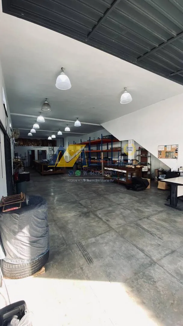 Imagem Galpão Comercial com 399m² à Venda por R$ 2,9 Milhões