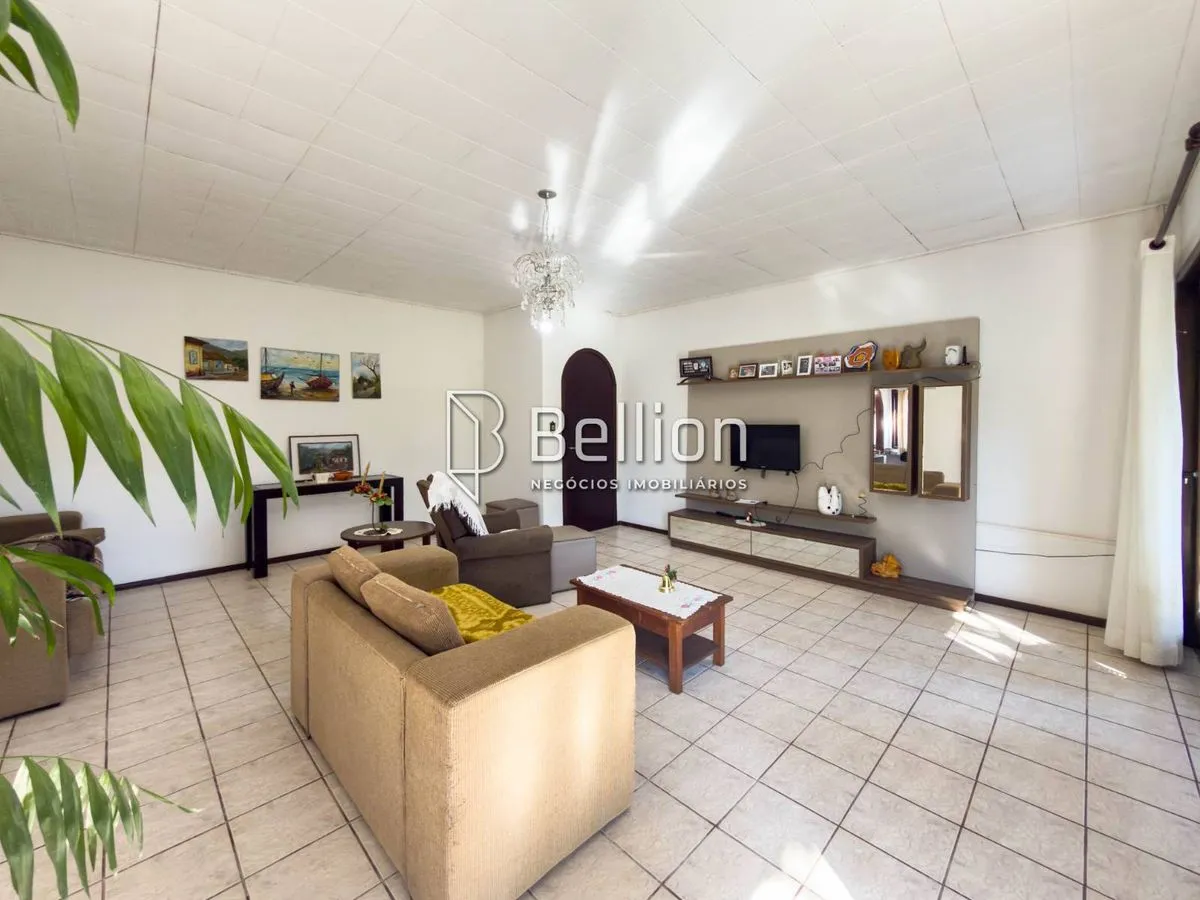 Imagem Casa Semi Mobiliada em Terreno de 1.550m² com Potencial Residencial e Comercial em Rodeio